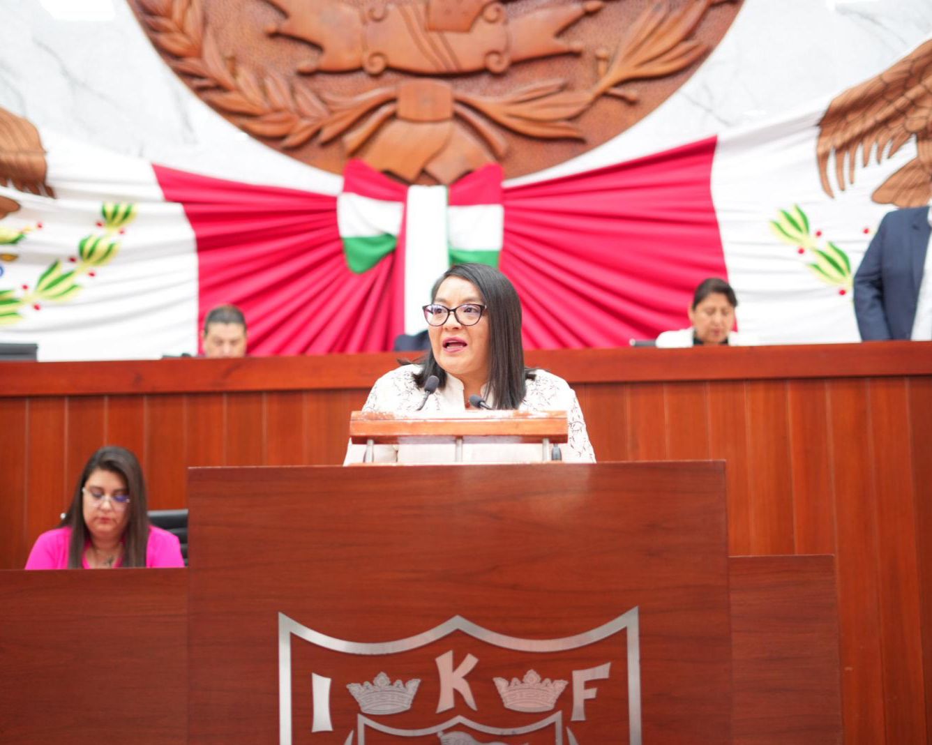Propone Laura Yamili incluir en la Constitución local el derecho humano a la buena administración pública